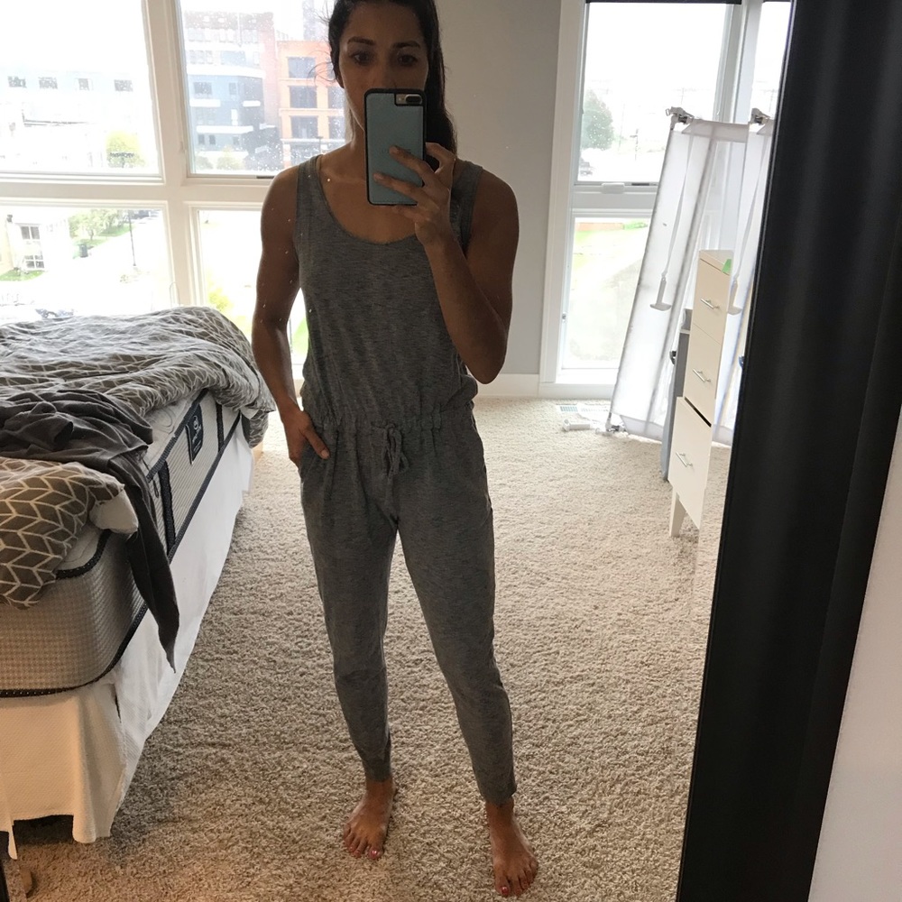 Gap sleeveless lounge romper.